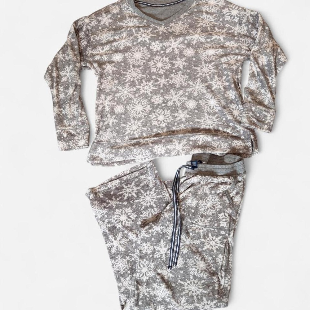 Nautica Grey Snowflake Plush Pajama Lounge Set Top & Pants Size M